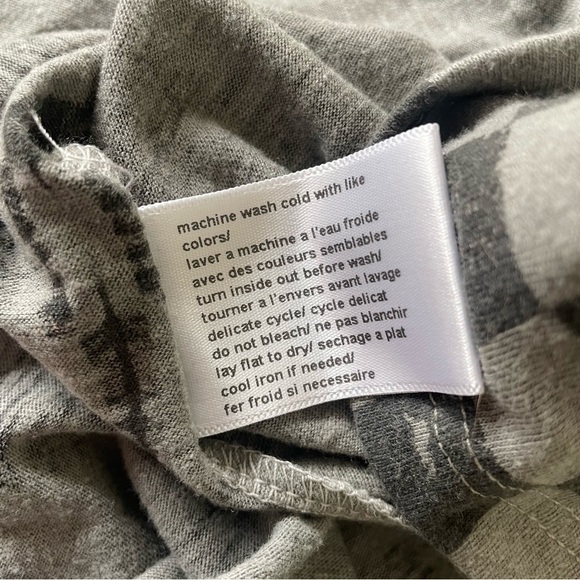 Pam & Gela God Bless David Bowie Distressed Gray Grunge Short Sleeve T-Shirt XS - Picture 9 of 10